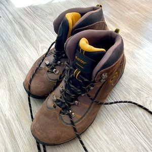 Hi-Tec waterproof hiking boots, size 11 mens